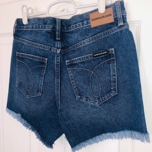 Calvin Klein jean shorts (26) - Picture 2 of 6